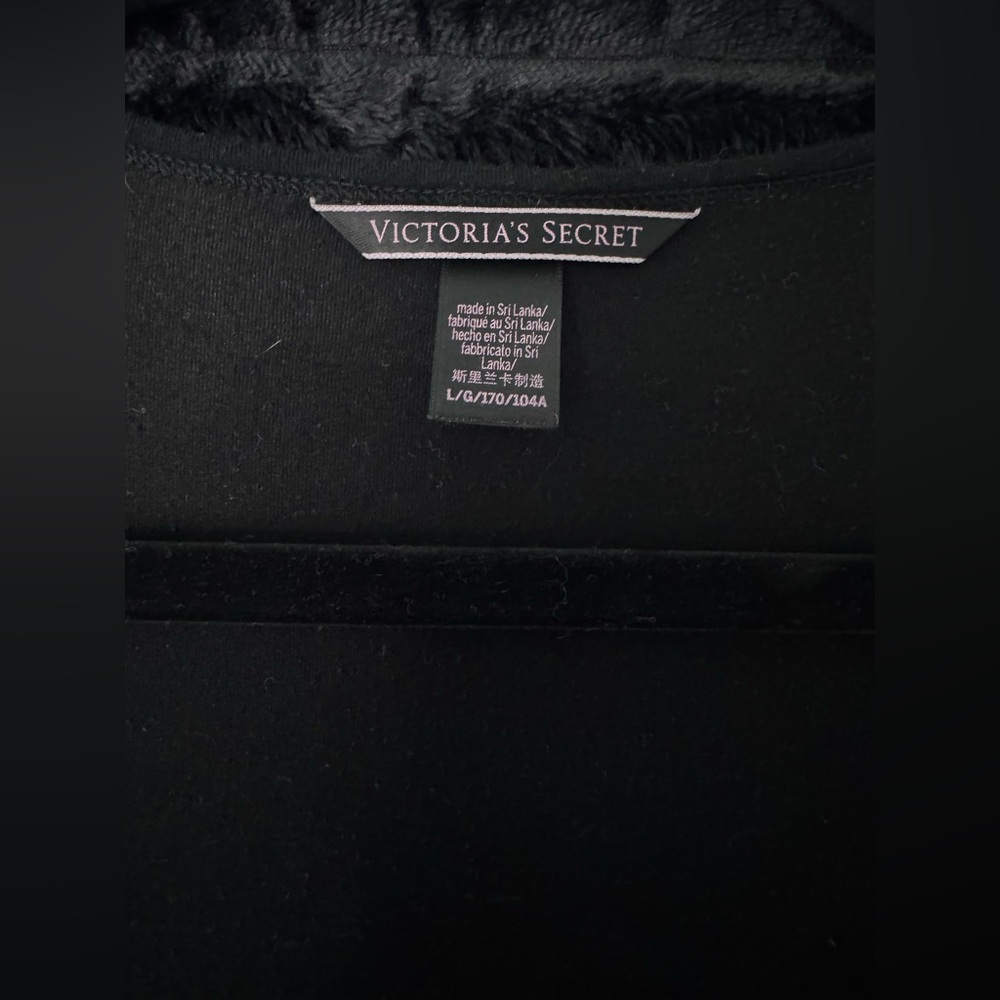 Victoria's Secret Elegant Black Long Sleeve Tee - Picture 3 of 3